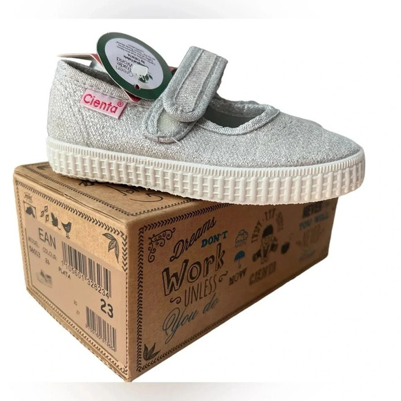 NWT Cienta Silver Sparkle Velcro T-Strap Shoes - Picture 4 of 6